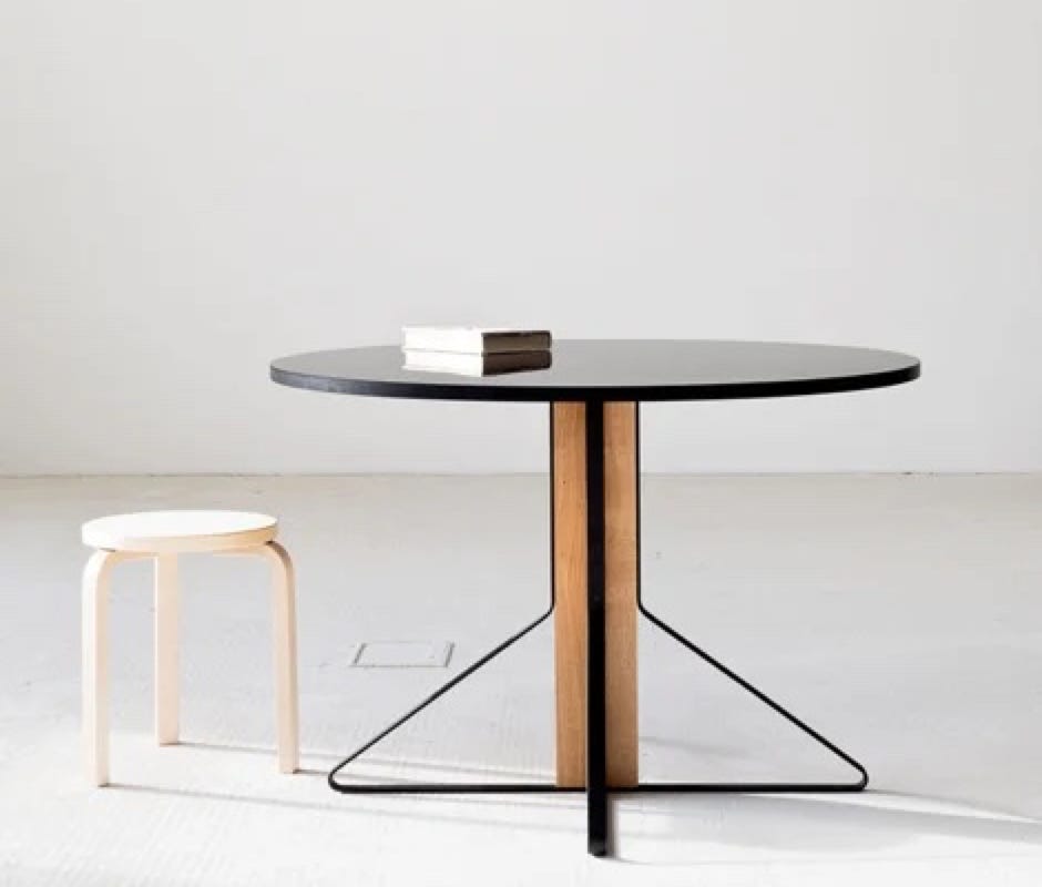 collection Kaari – tables, bureaux, étagères, bureau-étagères, accessoires Ronan & Erwan Bouroullec, 2015 Artek