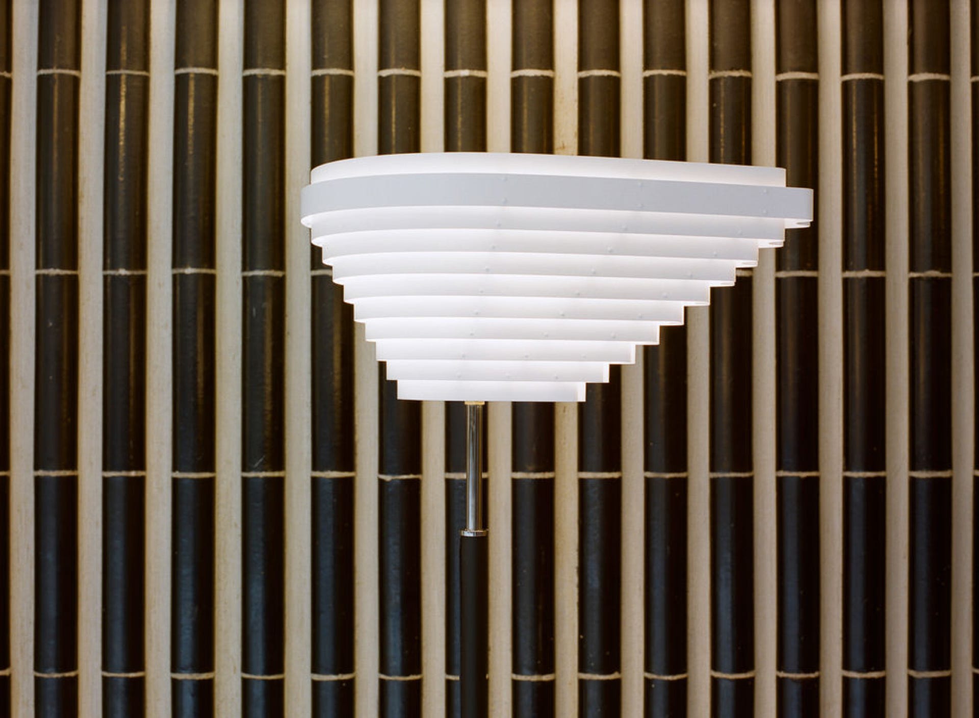 A805 ‘Angel Wing’ Floor Lamp Alvar Aalto, 1954