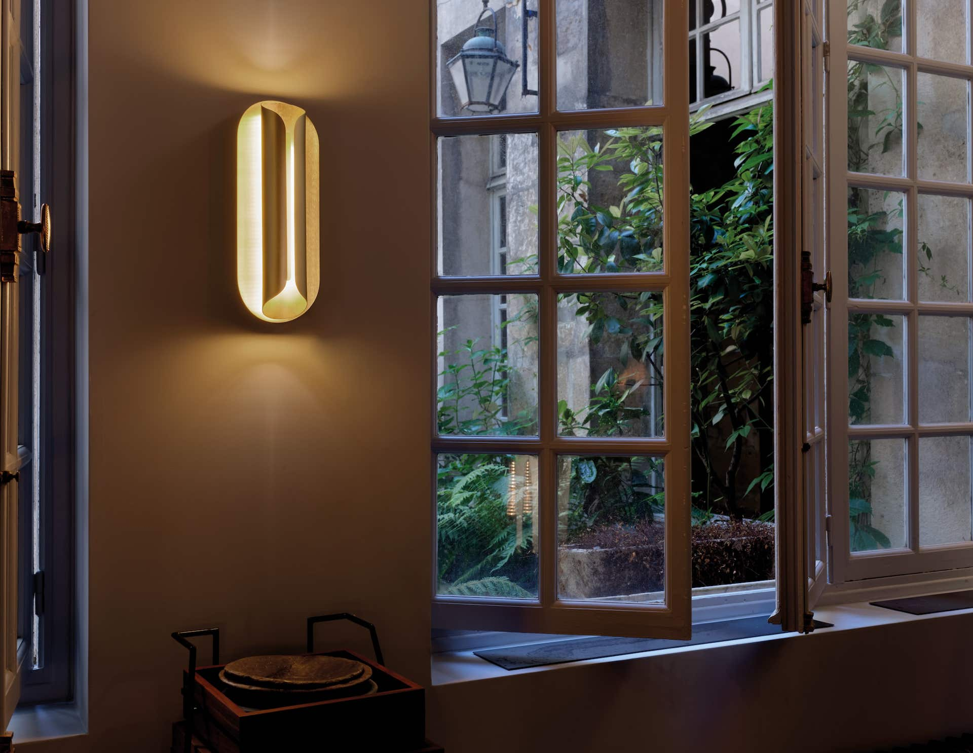 « Atmospherics » wall lamps Pan – Delumina – Borely – Rosalie – Midnight