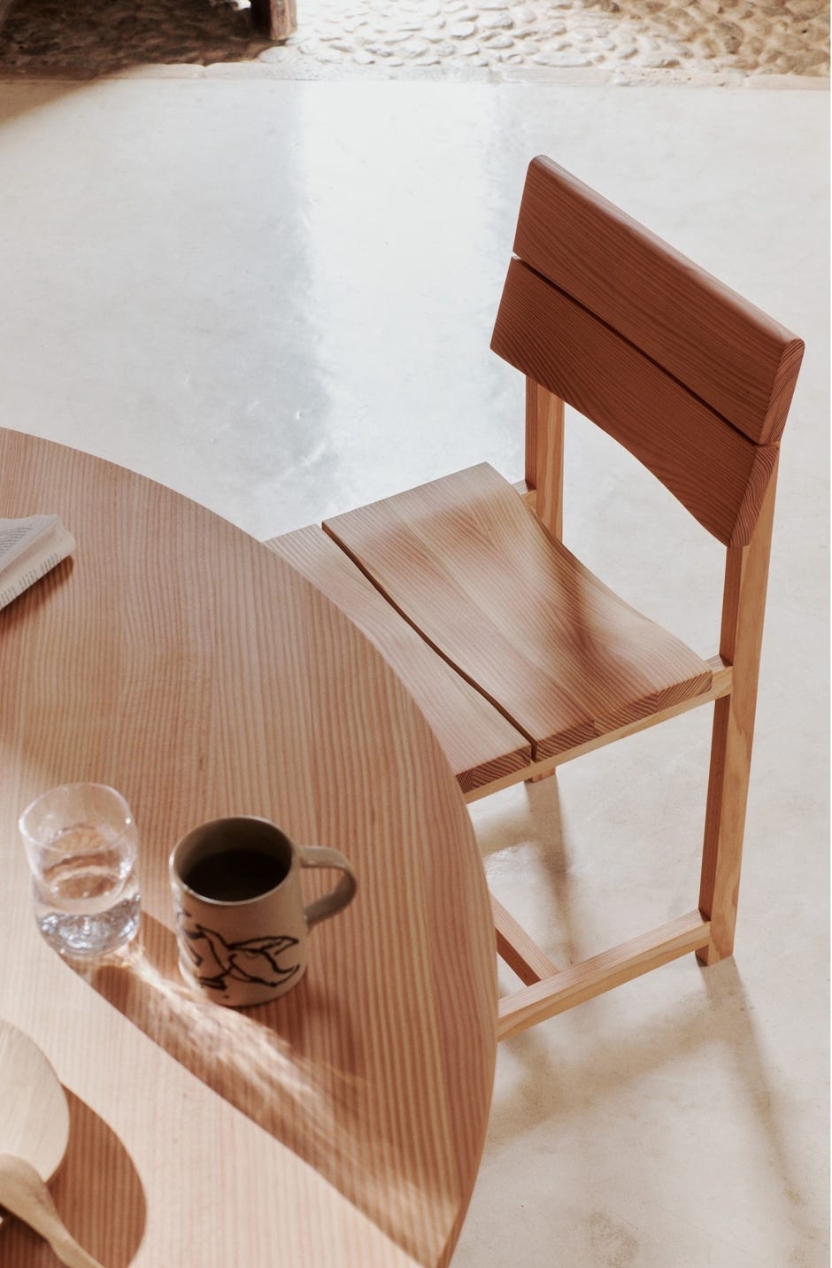 chaise Vist, table Aukko et tabouret Sala – Ferm Living