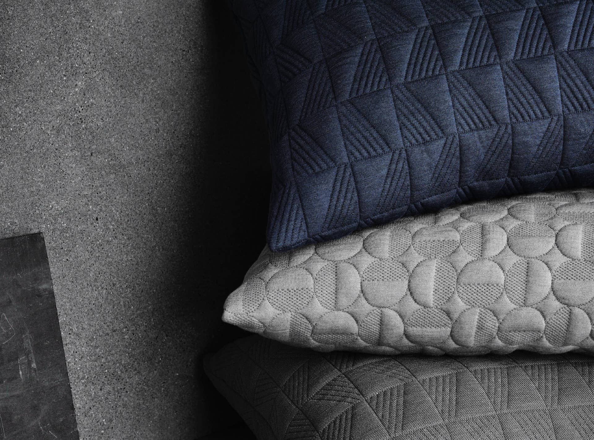 Tassel, Vertigo and Trapez Fritz Hansen – Arne Jacobsen Cushions