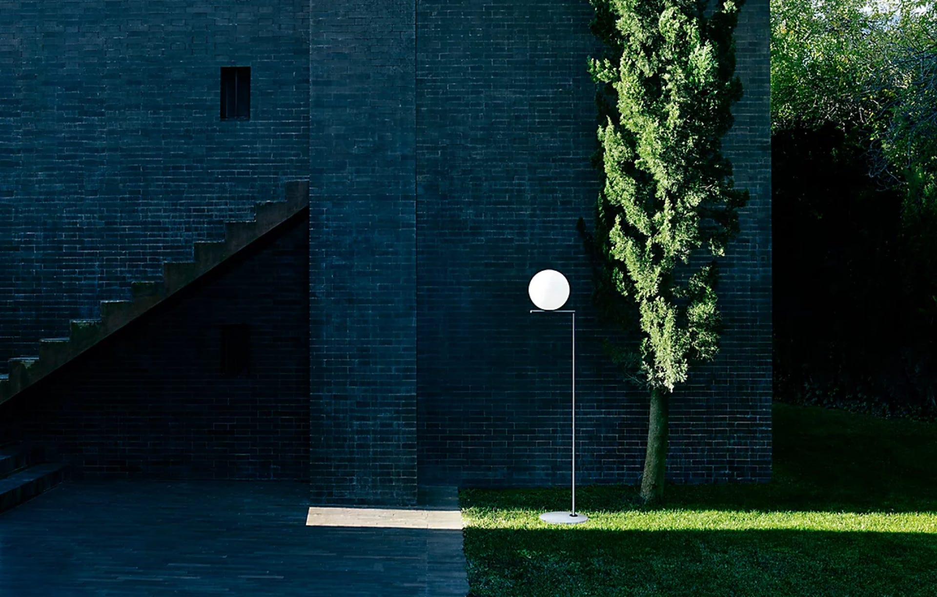 IC Outdoor Lights Lampadaires et Appliques  Michael Anastassiades