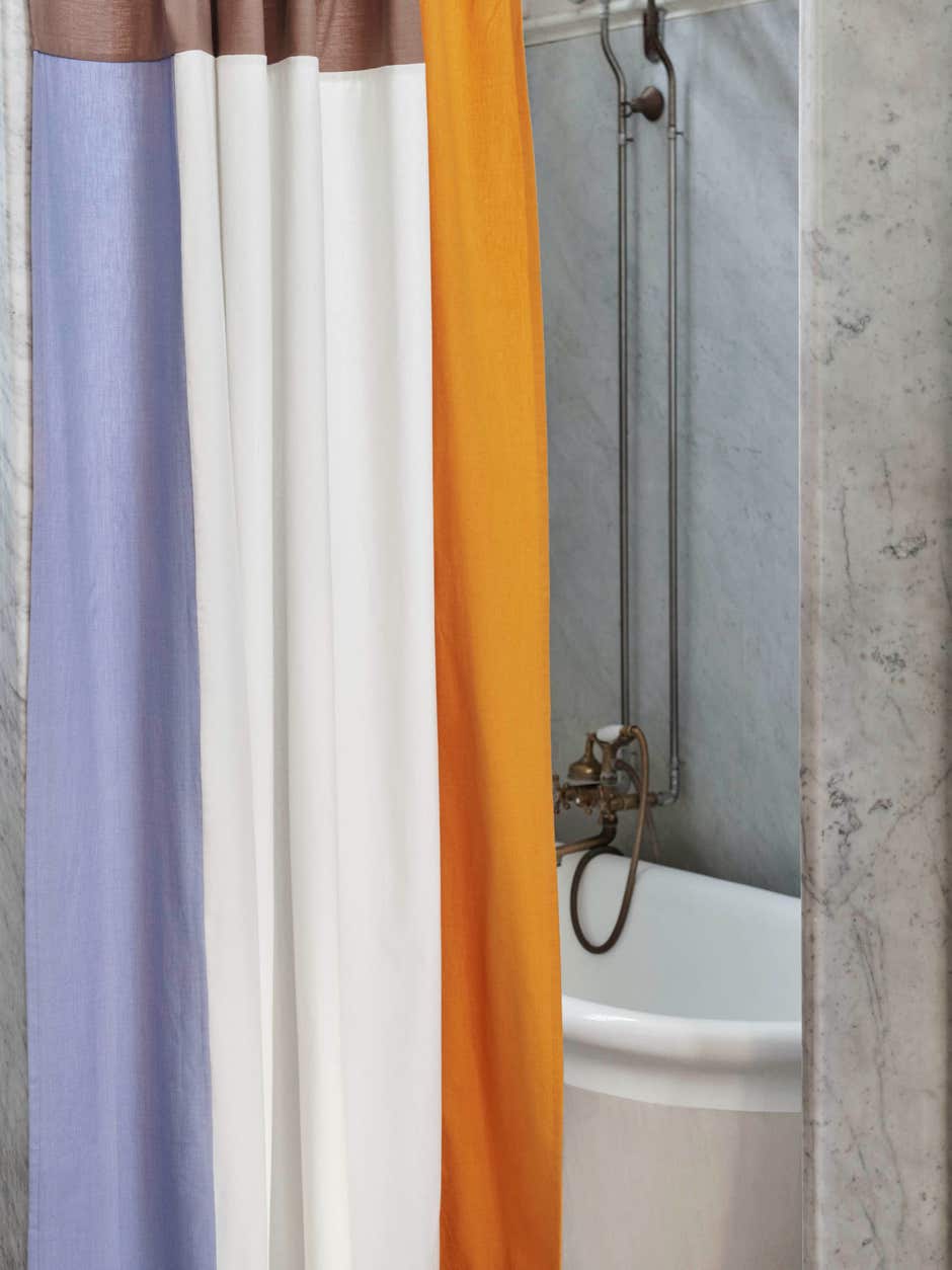 Shower Curtains  Pivot - Check - Aquarelle
