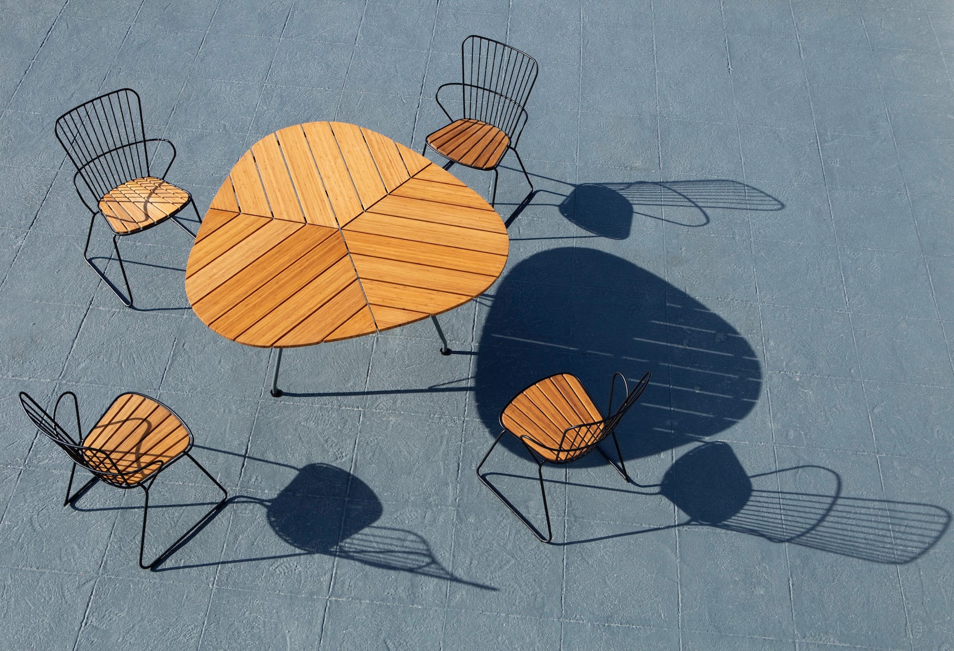 Leaf Table – Henrik Pedersen – HOUE