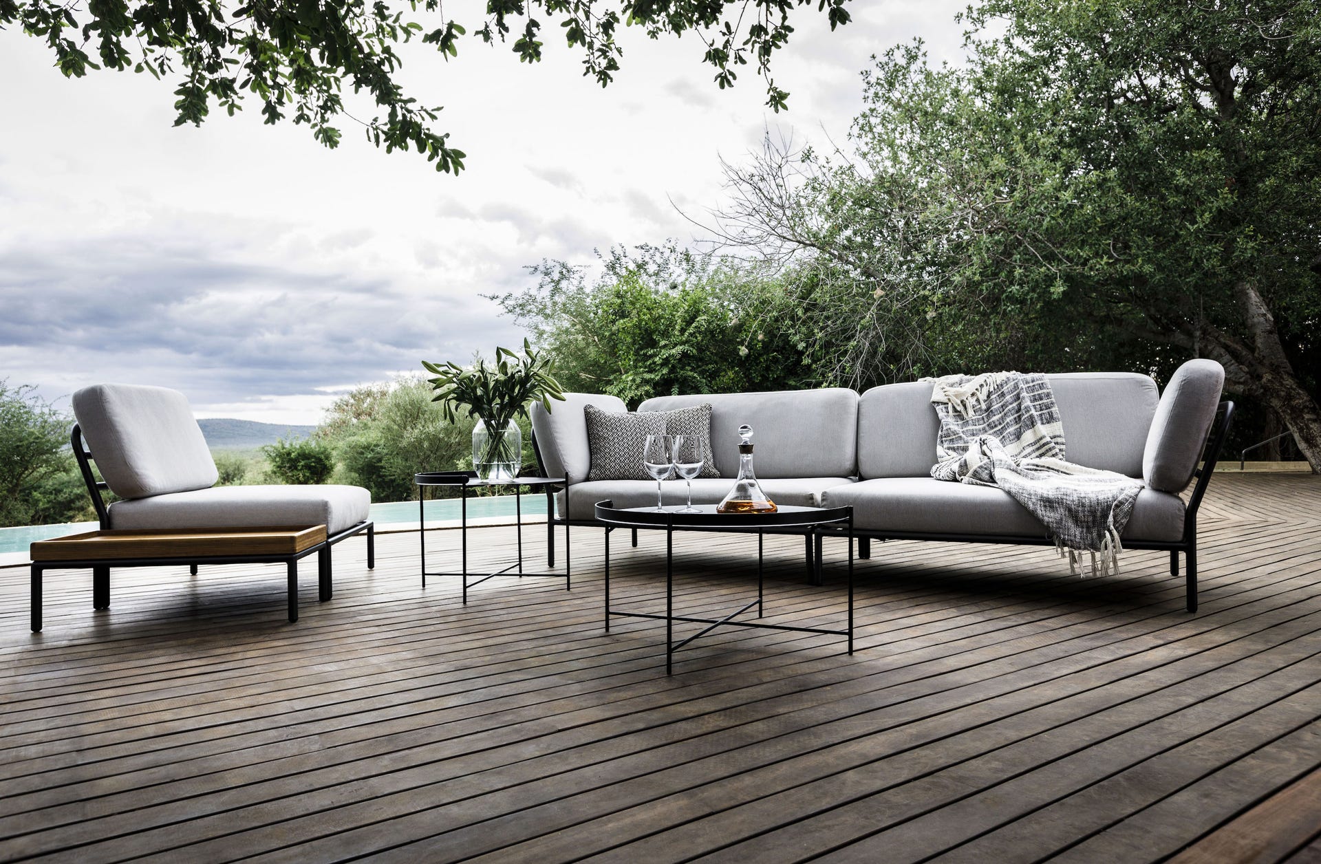 EDGE tables basses et d’appoint outdoor  design Roee Magdassi