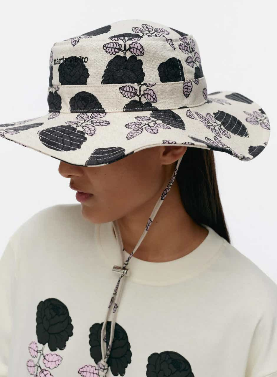 Marimekko Muutos Piirto Unikko 837 hat - unbleached cotton