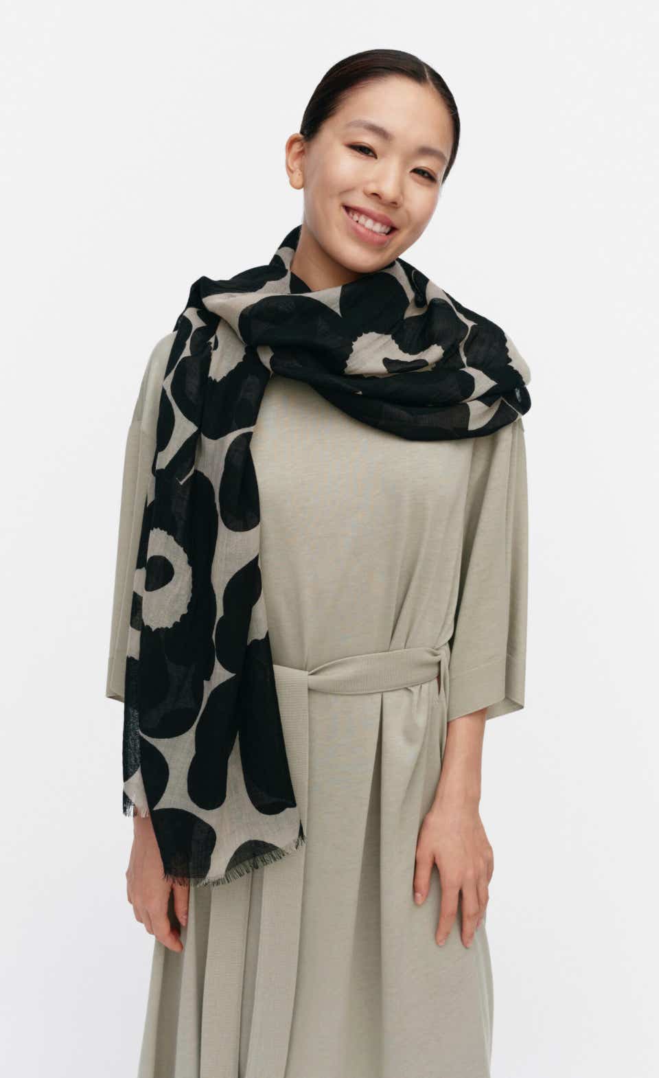 Fiore Unikko scarf – certified, responsible wool