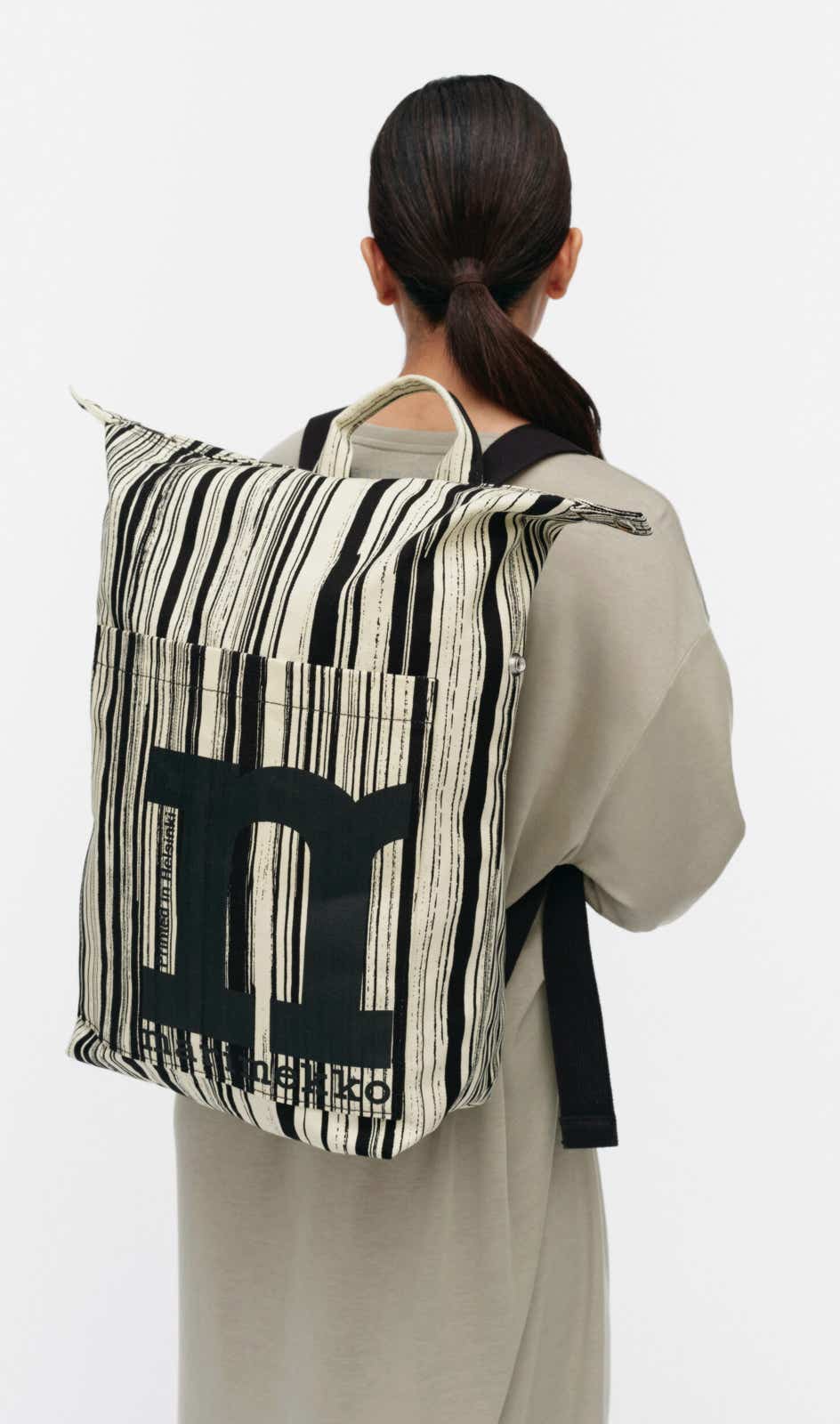 Mono Backpack Siluetti – 42,5 x 32,5 x 14 cm – organic cotton
