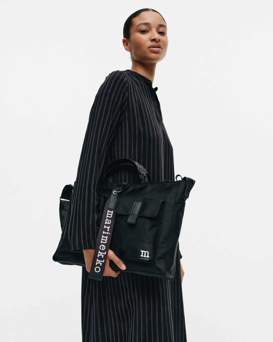 Everything Messenger Solid shoulder bag