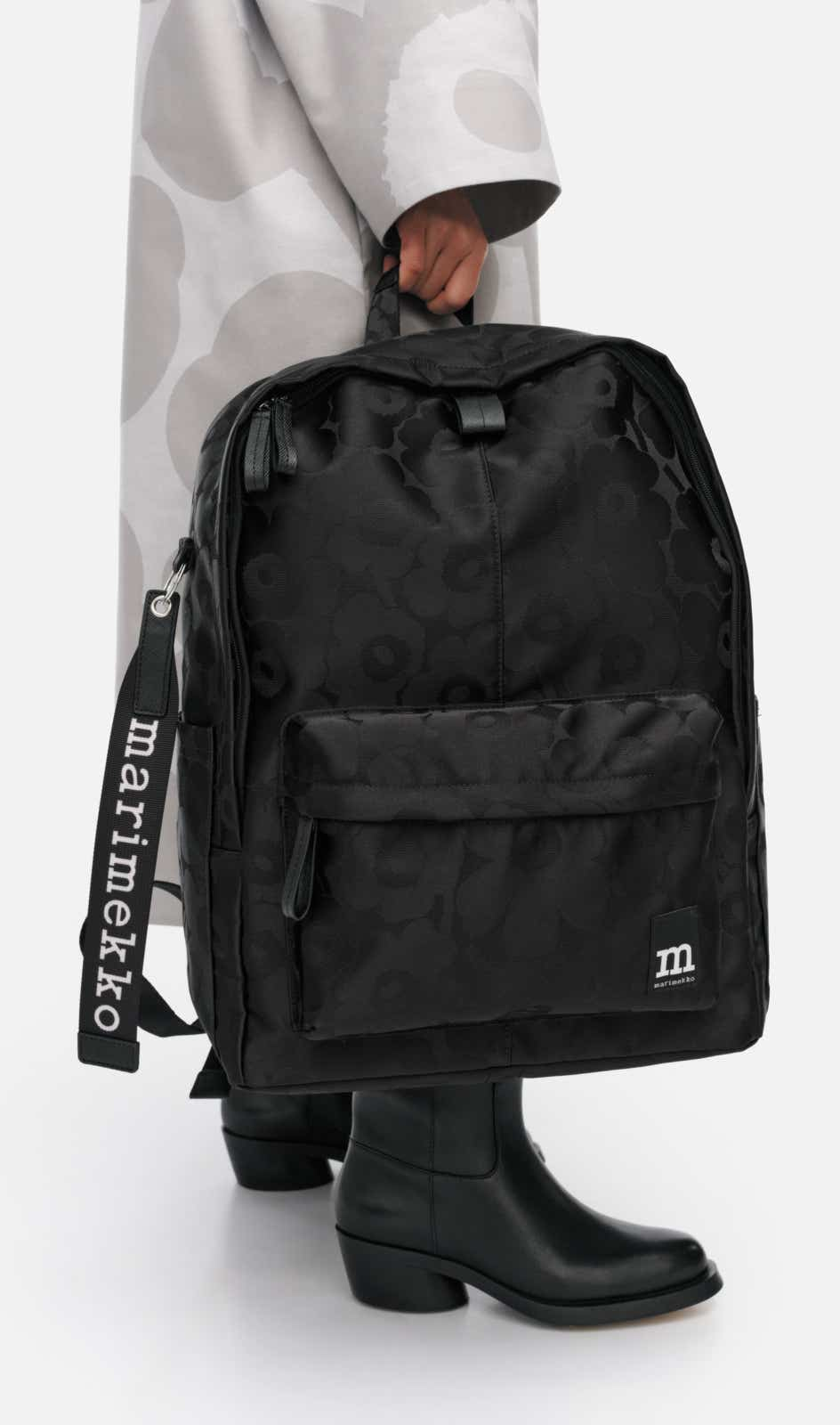 black Zip Top Backpack Unikko