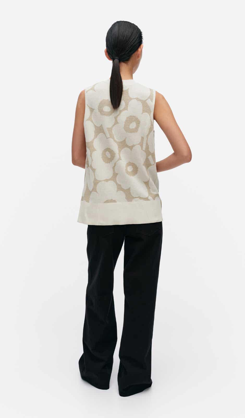 Pinta Pieni Unikko Ii knitted vest – cotton and linen blend
