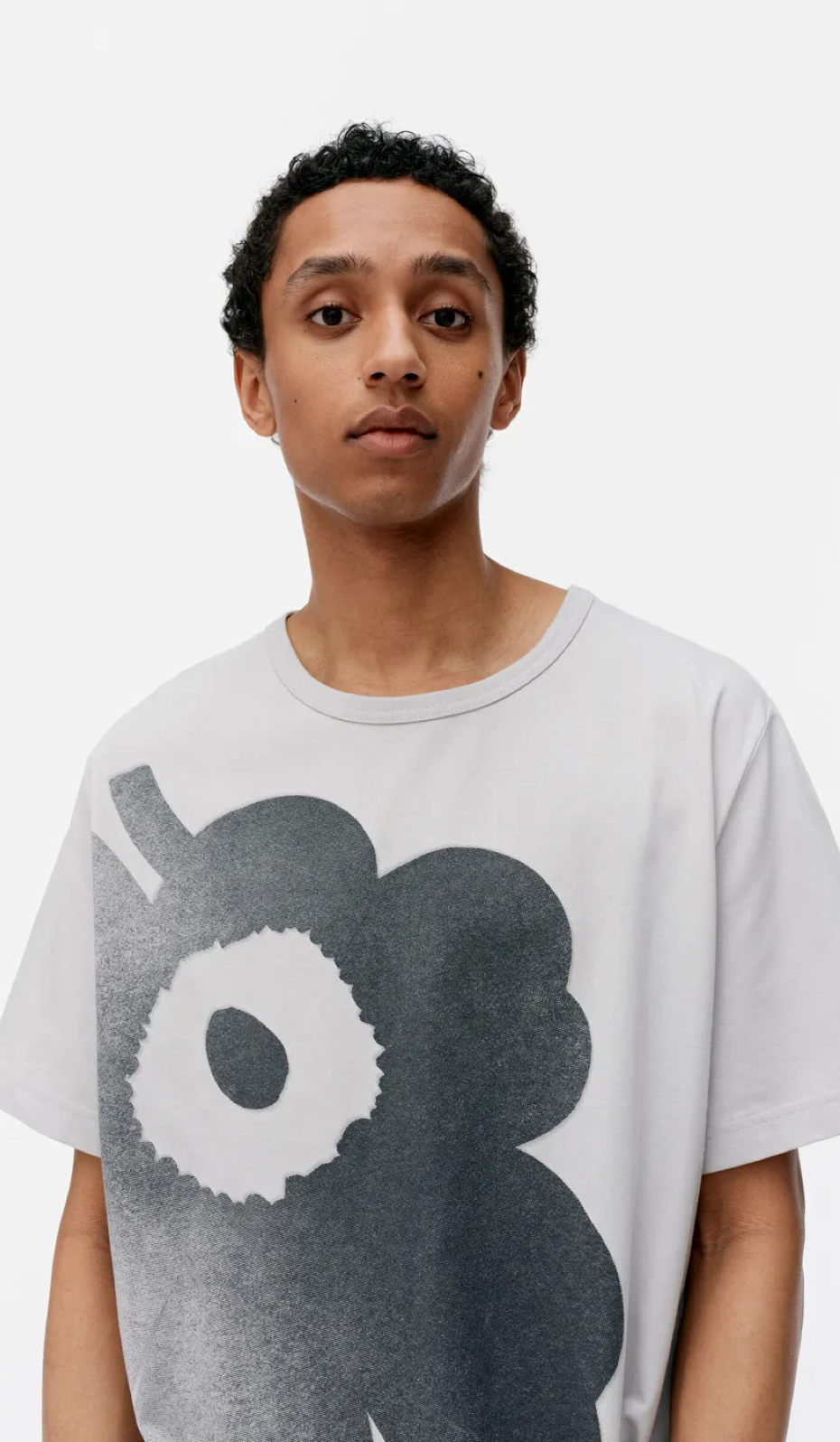 Marimekko Vihne Unikko Placement t-shirt – 099 - organic cotton jersey