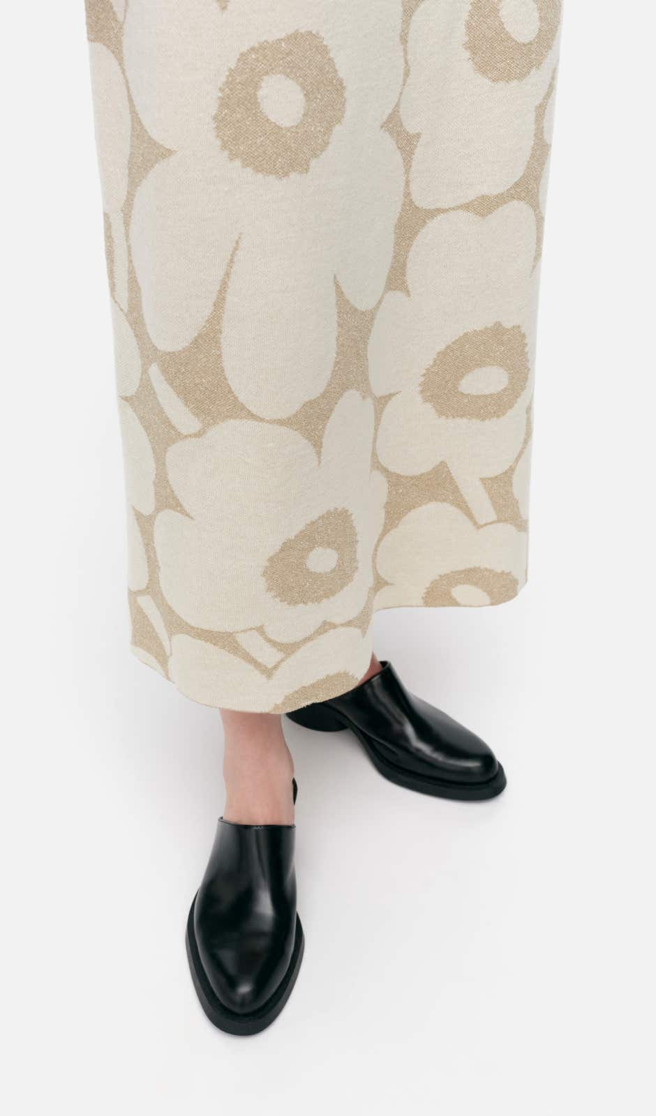 Kvaternio Pieni Unikko Ii knitted skirt – cotton and linen blend