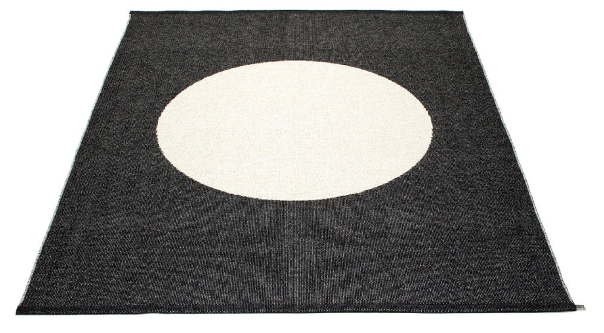 VERA ONE plastic rugs Lina Rickardsson