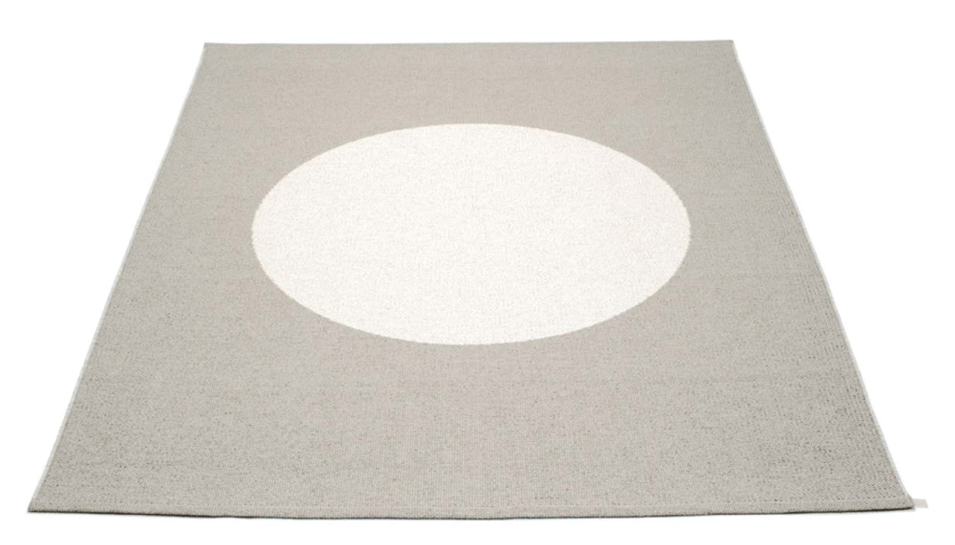 VERA ONE plastic rugs Lina Rickardsson