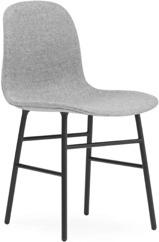 Chaise Form – coque rembourrée, pieds métal Simon Legald – Normann Copenhagen