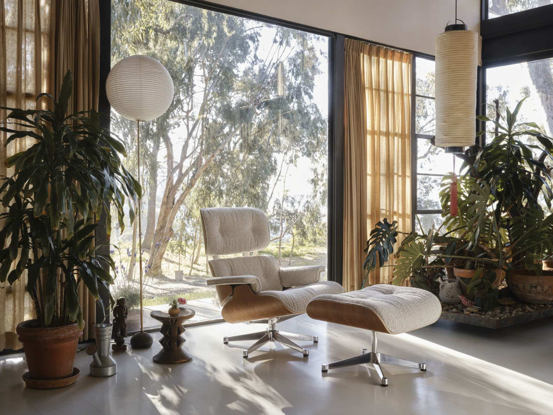 Eames Lounge Chair Charles & Ray Eames, 1956