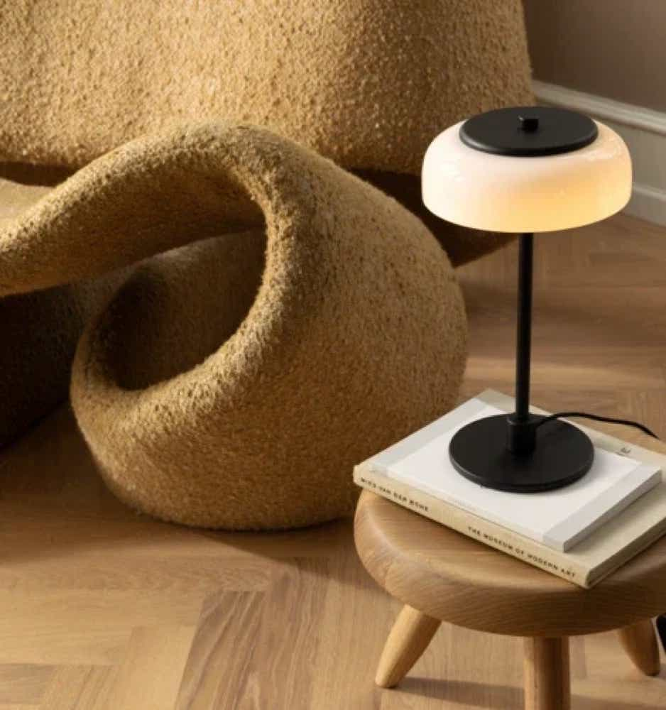 Blossi table lamp – Nuura