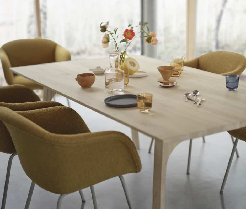 Earnest extendable table  John Tree – Muuto