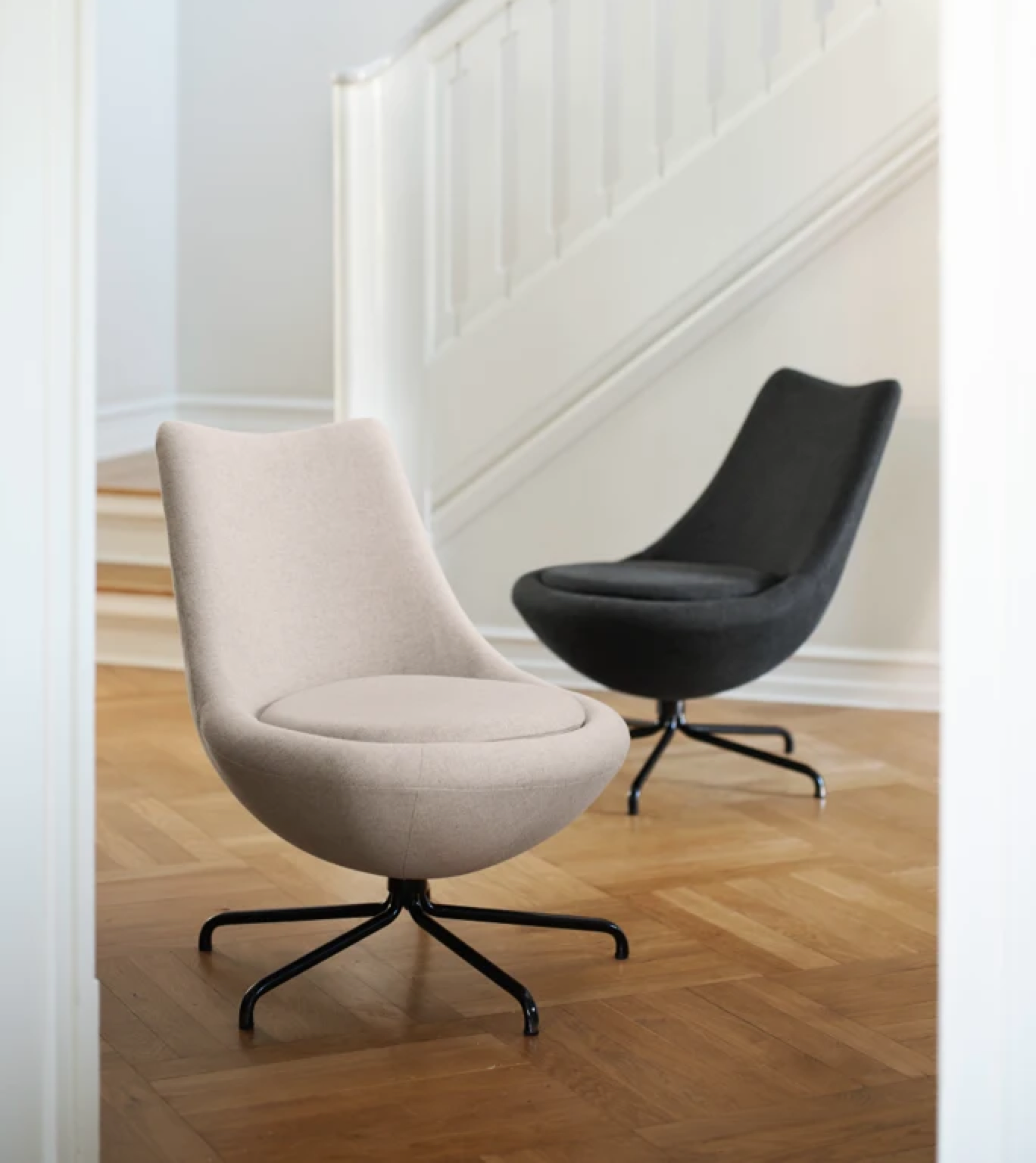 Fauteuils pieds métal FDB Møbler