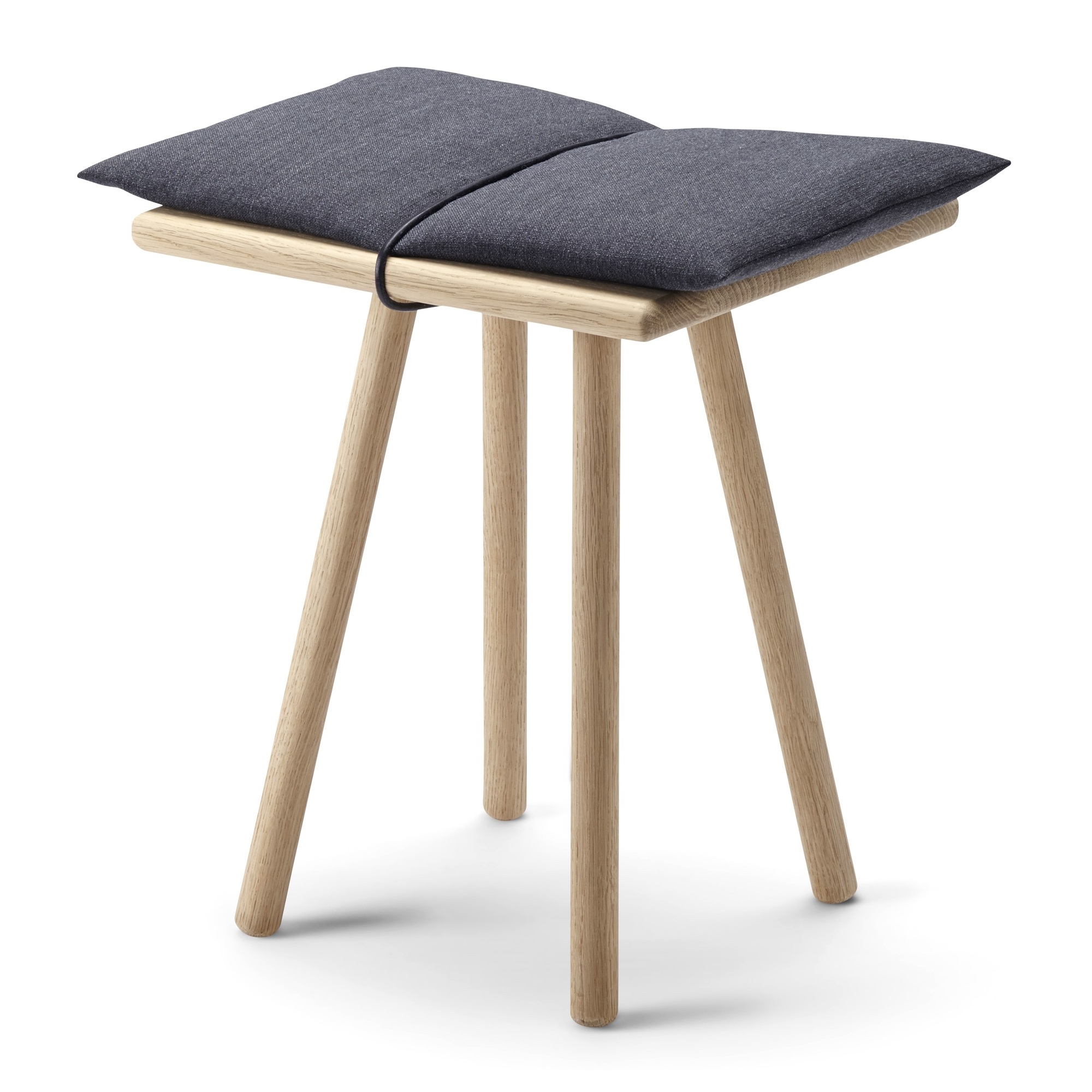 Georg  Stool H46 cm –  Oak / Dark grey - Skagerak by Fritz Hansen