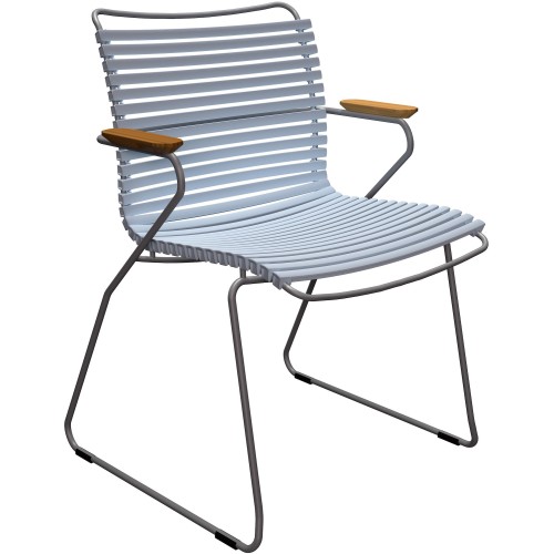 Click dining chair with armrests – dusty light blue (80) – Houe