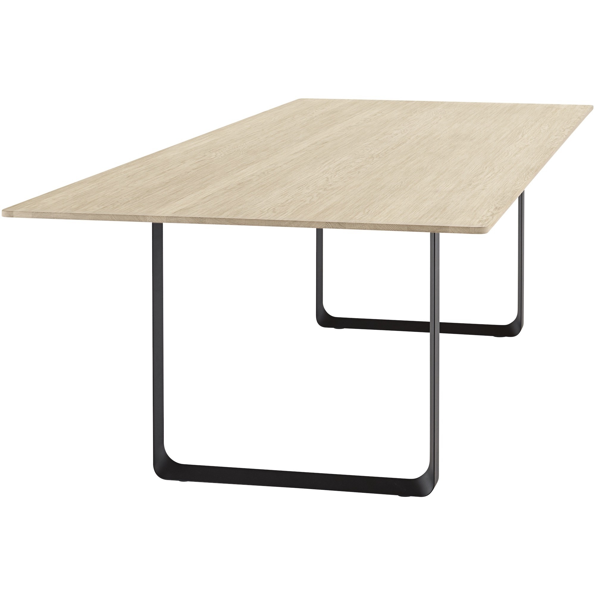 Table 70/70 255x108cm, Plateau chêne massif – piètement noir - Muuto