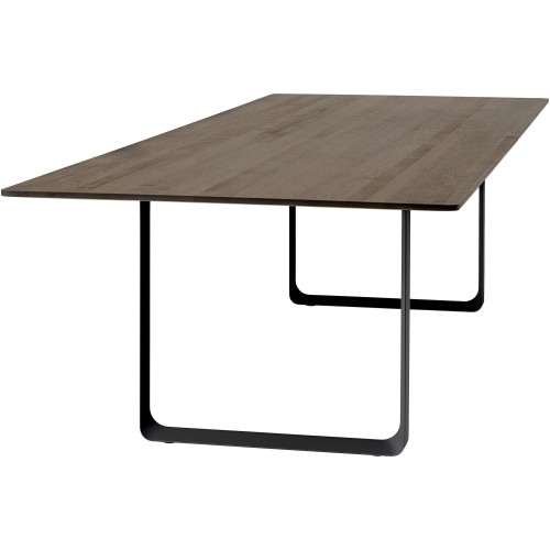 Table 70/70 225x90cm, Plateau chêne fumé massif – piètement noir - Muuto