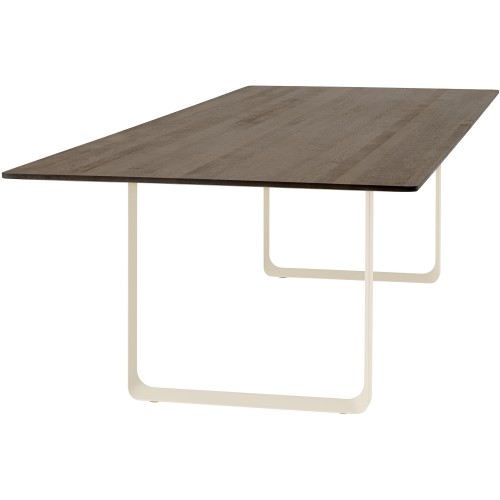 Table 70/70 295x108cm, Plateau chêne fumé massif – piètement sable - Muuto