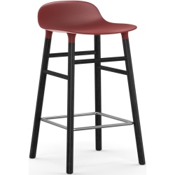 Tabouret de bar Form, pieds bois – Rouge + Chêne peint en noir - Normann Copenhagen