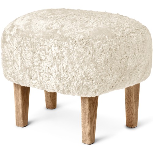 Ingeborg Pouf – Off-White Sheepskin + Natural oak - Audo Copenhagen