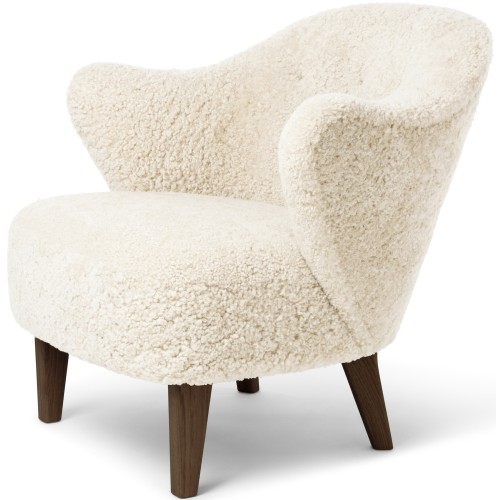 Fauteuil Ingeborg – Peau de mouton Off-White + Chêne teinté foncé - Audo Copenhagen