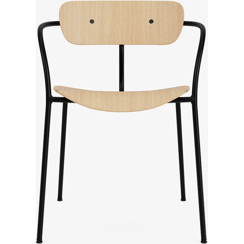 Pavilion AV2 chair – lacquered oak + black fittings + black legs - &Tradition