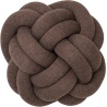 ÉPUISÉ Coussin Knot – Ø25,5 x H19,5 cm – Marron - Design House Stockholm