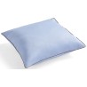 housse de coussin Outline 65x65cm – bleu pâle – Hay