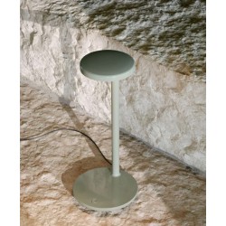 Oblique Qi table lamp – matte anthracite – with inductive charger - Flos