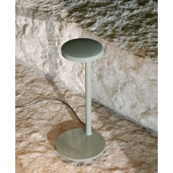 Oblique Qi table lamp  – matte white – with inductive charger - Flos