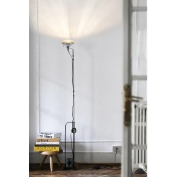 Toio floor lamp - black (F7600030) - Flos