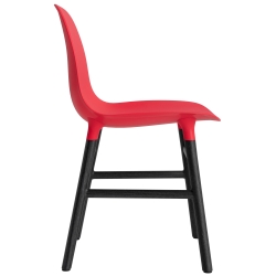 Rouge vif / Chêne peint en noir – Chaise Form - Normann Copenhagen