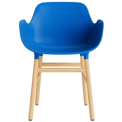 Bright blue / Oak  – Form Chair with armrests - Normann Copenhagen