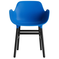 Bleu vif / Chêne peint en noir – Chaise Form avec accoudoirs - Normann Copenhagen