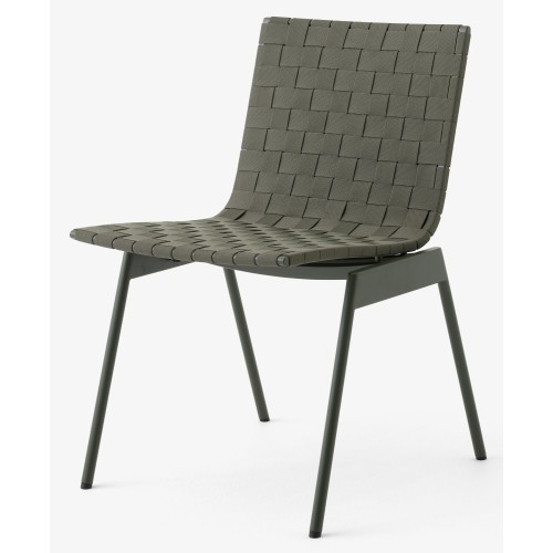 chaise Ville AV33 – bronze green - &Tradition