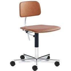 Kevi 2533 – chêne vernis / assise et dossier tapissés cuir Ultra Brandy – H48-61cm (B) - Montana