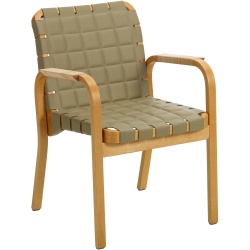 Fauteuil 45 – cuir Spectrum Leaf + Bouleau teinté miel + Accoudoirs rotin - Artek