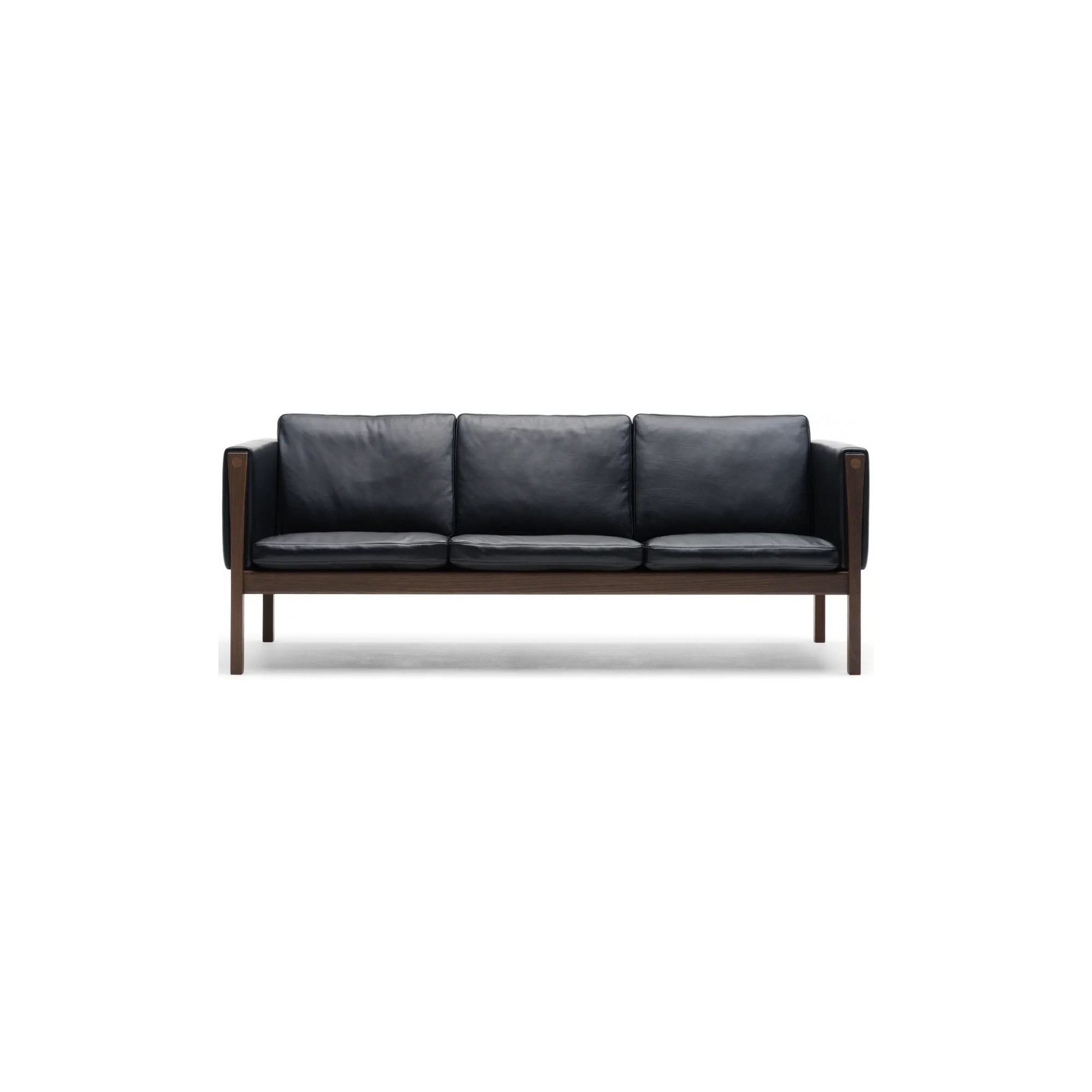 CH163 - 3-seater sofa - oiled walnut - Black Thor leather