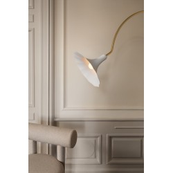 Nuura – Lampadaire Petalii blanc et laiton poli