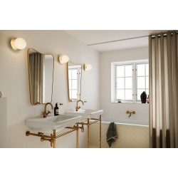 Nuura – Applique / Plafonnier Liila 1 Medium, nordic gold et verre opal blanc