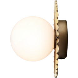 Nuura – Liila Muuse Small wall / ceiling lamp, nordic gold and white opal glass