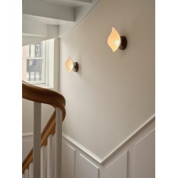 Nuura – Florii 1 wall lamp white and dark bronze