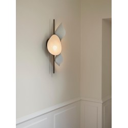 Nuura – Florii 3 wall lamp white and dark bronze